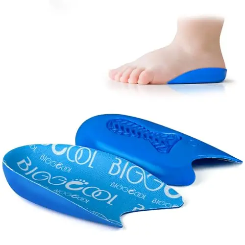 BIGGCOOL Heel Cups for Kids in blue, designed for sensitive heels and active play